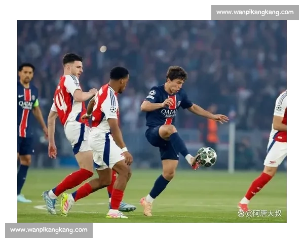足球场中心对决激情四溢探索比赛策略与球员心态的完美结合